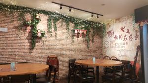 Lovely peaceful indoors and decor at Leaf Corner 慈素 - Sembawang in North Singapore