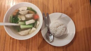 Dumpling soup, better with brown rice, next time at Leaf Corner 慈素 - Sembawang in North Singapore