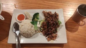 Roasted chicken set at Leaf Corner 慈素 - Sembawang in North Singapore