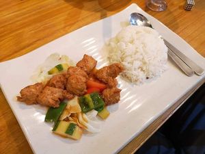 Sweet & sour chicken rice at Leaf Corner 慈素 - Sembawang in North Singapore