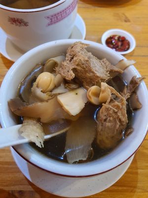 Herbal soup at Leaf Corner 慈素 - Sembawang in North Singapore