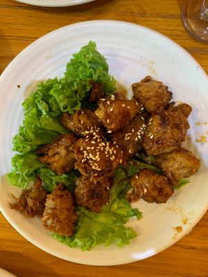 Taste delicious honey chicken  at Leaf Corner 慈素 - Sembawang in North Singapore