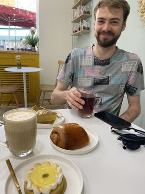 One happy (and single!) vegan 🌱   at Instant V in Aix-en Provence