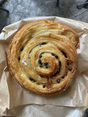 Roulé aux pépites de chocolat  at Instant V in Aix-en Provence