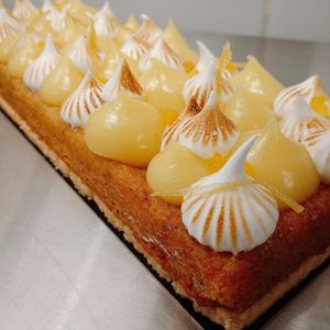 Lemon and verbena financier at Instant V in Aix-en Provence