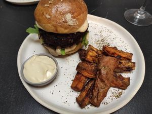 Vegan Burger at Nola Kitchen in Porto