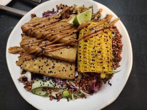 Thai Bowl at Nola Kitchen in Porto