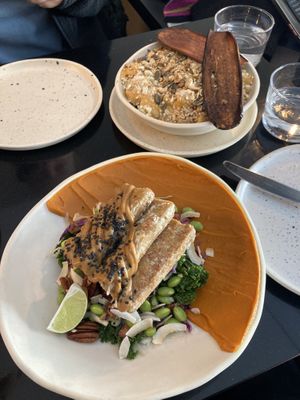 Crispy bowl at Nola Kitchen in Porto