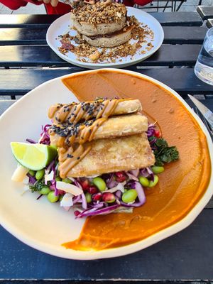 Crispy bowl at Nola Kitchen in Porto