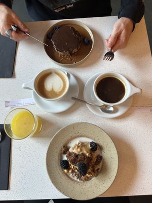 Pancakes and overnight oats  at Nola Kitchen in Porto