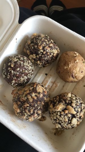 Heerlijke desserts at Nola Kitchen in Porto