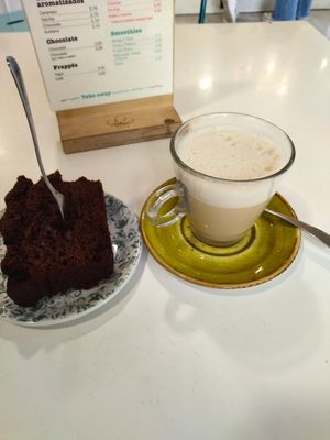 Bizcocho de cacao y aguacate y leche de avena at Velvet Bakery in Vitoria Gasteiz