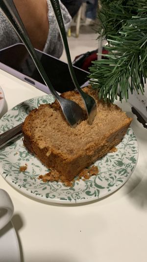 Bizcocho 🍏 y canela   at Velvet Bakery in Vitoria Gasteiz