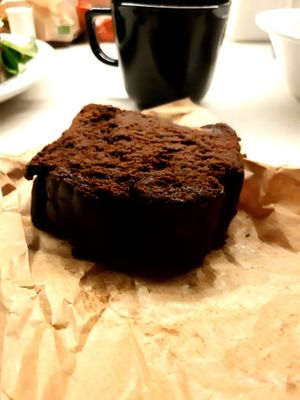 Bizcocho de chocolate vegano  at Velvet Bakery in Vitoria Gasteiz