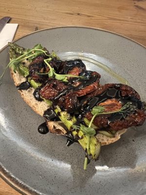 Asparagus starter   at The Heart of Northumberland  in Hexham