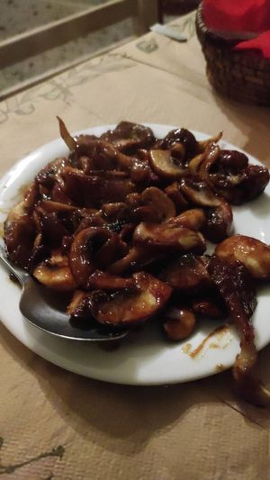 Caramelized mushrooms at Peter kai Milia in Istiaia