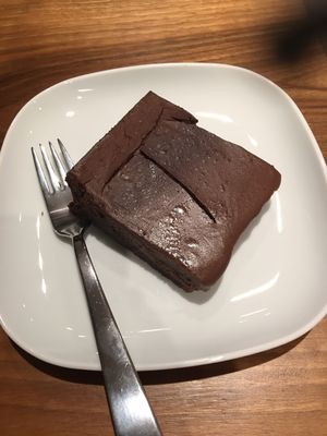 vegan chocolate cake at Tii's in Basel