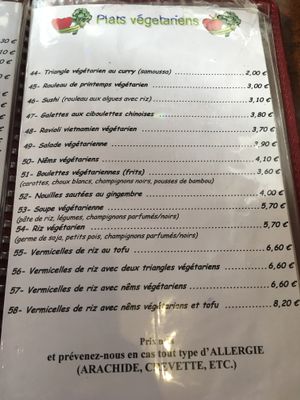 Menu at Rouleau de Printemps in Paris