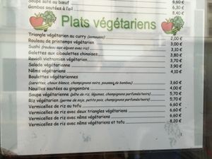Vegetarian dishes at Rouleau de Printemps in Paris