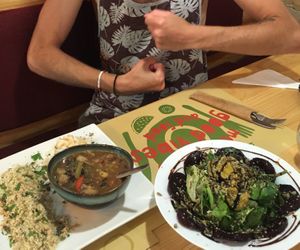 Vegan stew, fabulous salad and excited lunchdate;) at Mercado Bio in Pico