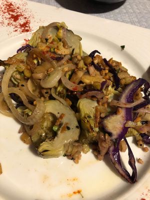 Alcachofas con verduras vegan at DUE Cocina Italiana in Valencia