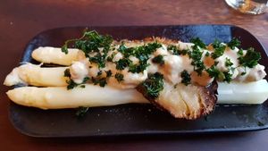 Delicious asparagi with (vegan) egg salad on top at Dumbo in Rotterdam