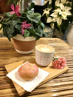 Little pink donut 👸🏼 at Shizen in Tel Aviv
