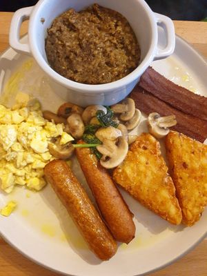 All day breakfast with vegan haggis at The Alleycat in Inverness