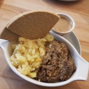Haggis, neeps and tatties at The Alleycat in Inverness