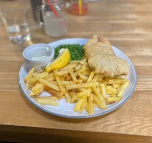 Fish and chips - fish tasted like actual Fisch (as far as I can remember ^^)   at The Alleycat in Inverness