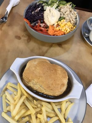 Colourful Buddha bowl and ‘steak’ and ale pie   at The Alleycat in Inverness