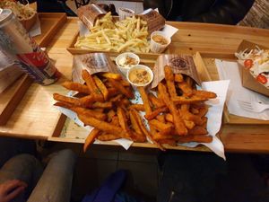 The fries with vegan sauces at Vegger in Brussels