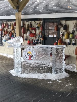 Outdoor winter bar at Sea Dog Brewing Co in Camden
