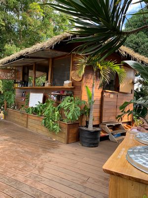 Outdoor seating area at Haleʻiwa Bowls in Haleiwa