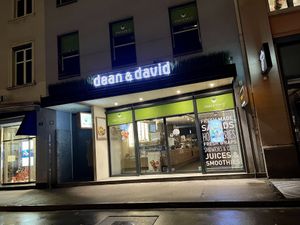 outside at Dean & David - Centralbahnplatz in Basel