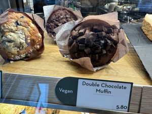 chocolate muffin  at Dean & David - Centralbahnplatz in Basel