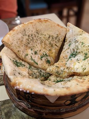 Vegan cheese garlic naan at Shree Ram in Lisbon