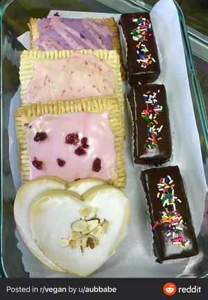Example of good icing technique for poptarts and almond cookies (also look how glossy their gansitos were)  at Miss Chickpea's Bakeshop in San Antonio
