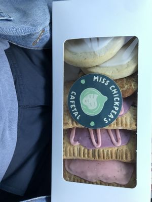 Example of bad icing technique   at Miss Chickpea's Bakeshop in San Antonio