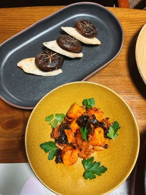 Tteokbokki and mushroom, yam  at Aseungji 아승지 in Seoul