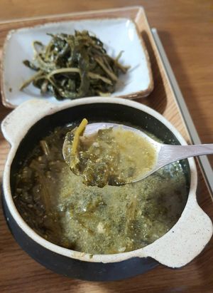 Doenjang soup with dried radish greens 시래기된장국 at Aseungji 아승지 in Seoul