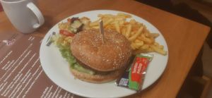 Redefine meat burger at Schneewittchenhaus in Winterberg