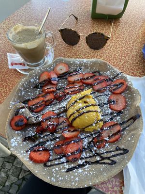Buckwheat crepe with mango ice cream, strawberries and chocolate spread   at Ice Crepe in Batalha