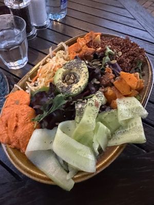  at The Broadway Hotel in Broadway