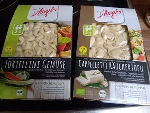 D'Angelo filled pastas (vegetable tortellini + smoked tofu cappelletti) at Vegabond - West in Amsterdam