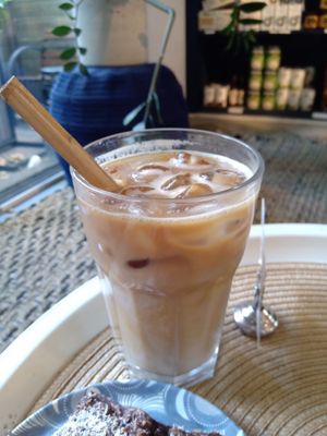 Iced coffee with oat milk at Vegabond - West in Amsterdam