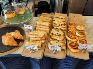 So delicious! I had the cinnamon roll and a chocolate cookie both yum!!! at Vegabond - West in Amsterdam