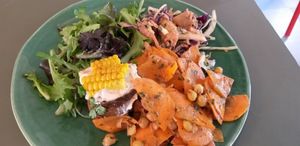 Lekkere lunch zelf samengesteld at Vegabond - West in Amsterdam