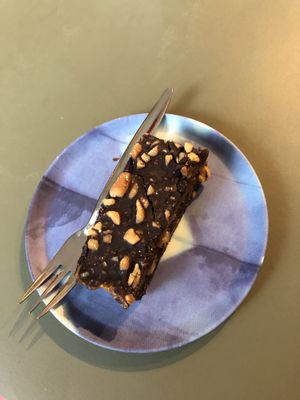Gluten free vegan snickers at Vegabond - West in Amsterdam