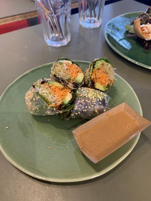 Rainbow rolls with peanut sauce  at Vegabond - West in Amsterdam